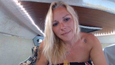 Doucelouve9 — modelo de webcam en línea en cam4