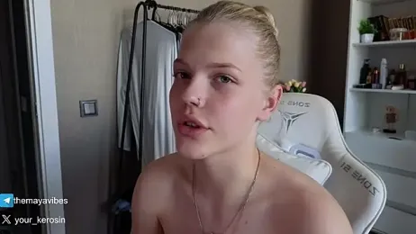 Maya_Rave — Stripchat stream photo (Aug 2026)