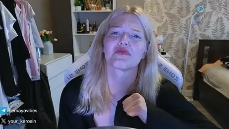Maya_Rave — Stripchat stream photo (Aug 2026)