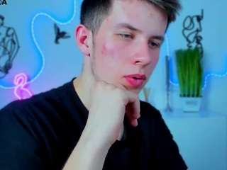 leo-valor — Camsoda stream photo (Mar 2026)