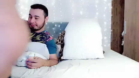 isahot22 — modelo de webcam en línea en stripchat