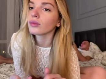 frenzyfoxs — Chaturbate stream photo (Apr 2026)