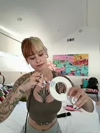 SallyDinosaur — Stripchat stream photo (Feb 2026)