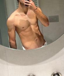 MaximoValente — Cam4 stream photo (May 2025)