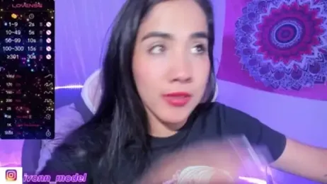 KAROLIVONNE — Stripchat profile photo