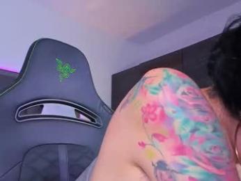 emmilysantibanez — modelo de webcam en línea en chaturbate