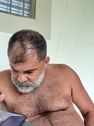 Peludo173317 — modelo de webcam en línea en stripchat