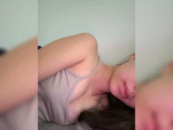 Kikimeia — modelo de webcam en línea en bongacams