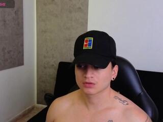 Ahiezer — modelo de webcam en línea en flirt4free