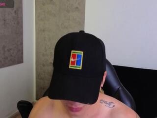 Ahiezer — modelo de webcam en línea en flirt4free