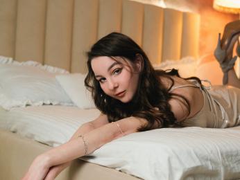 PollyGlen — modelo de webcam en línea en livejasmin