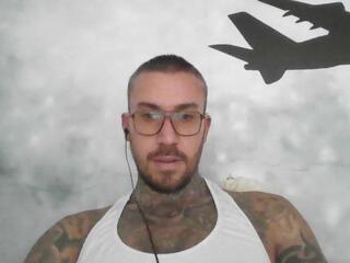 Lucias Crawford — modelo de webcam en línea en flirt4free