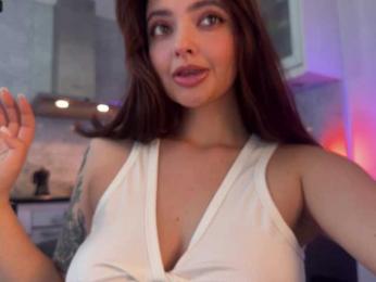 Koketka — modelo de webcam en línea en bongacams