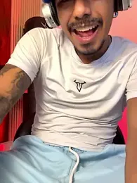 Latinmoster_boss — Stripchat stream photo (Mar 2026)