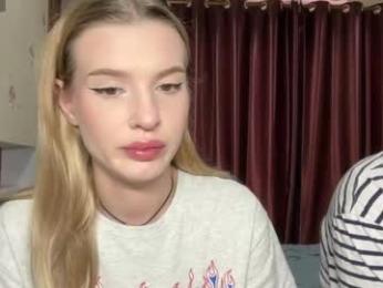 pussymoneywet — modelo de webcam en línea en chaturbate