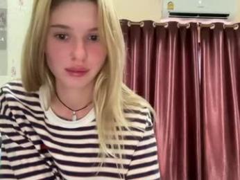 pussymoneywet — Chaturbate stream photo (Apr 2026)