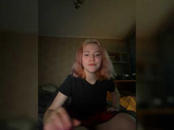Alexandra-113 — modelo de webcam en línea en bongacams