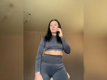 Karolina_Milf — Bongacams stream photo (Mar 2026)