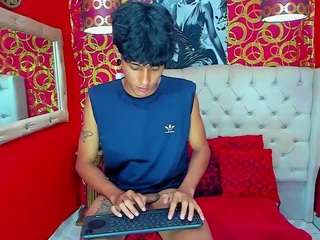 straightyoungpein — Camsoda stream photo (Apr 2026)