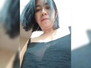 HotMommaMenu — Bongacams stream photo (Apr 2025)