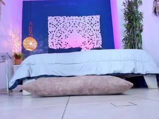 Coral Queen — modelo de webcam en línea en flirt4free