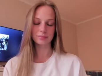 magic_couple13 — Chaturbate stream photo (Apr 2026)