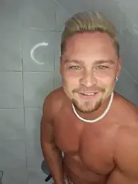 EddyRise- — modelo de webcam en línea en stripchat