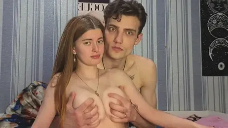 EmiliaCouple — modelo de webcam en línea en stripchat