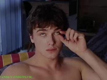 _p_l_u_r_ — Chaturbate stream photo (Apr 2026)