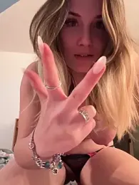 ladybibi00 — Stripchat stream photo (Apr 2025)
