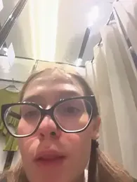 MilliWish — modelo de webcam en línea en stripchat
