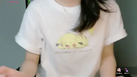 Blu3Moon- — Stripchat stream photo (Apr 2026)