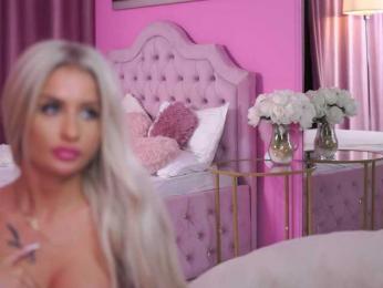 LaraBrynn — modelo de webcam en línea en bongacams