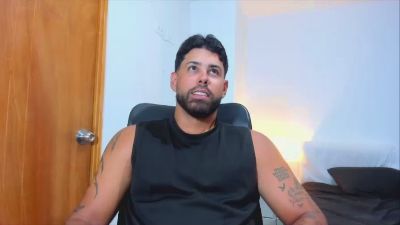 justyntr — Cam4 stream photo (May 2026)