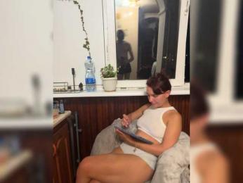 Josie-Den — modelo de webcam en línea en bongacams