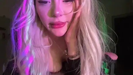 petitebeauty — Stripchat stream photo (Mar 2026)