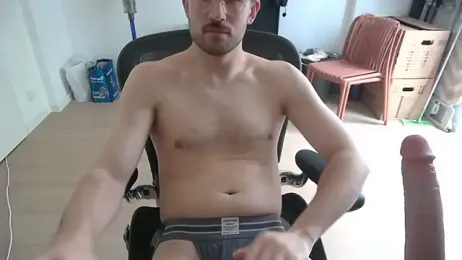 taallguyy_196 — modelo de webcam en línea en stripchat