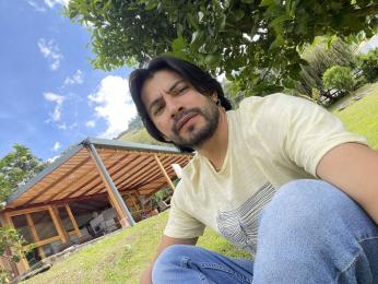 ChriisPretty — modelo de webcam en línea en livejasmin