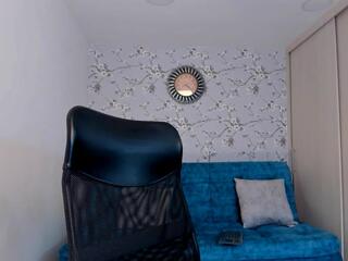 Max Dic — modelo de webcam en línea en flirt4free