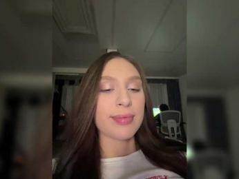 PARTYNEXTNEXT — modelo de webcam en línea en bongacams