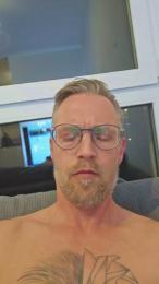 man4uall — Cam4 stream photo (Apr 2026)