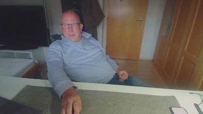 mdevbi — Cam4 stream photo (Apr 2026)