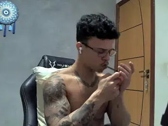 Gust027 — Stripchat stream photo (Apr 2026)