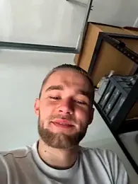 Benjamiinlt — Stripchat stream photo (Apr 2026)