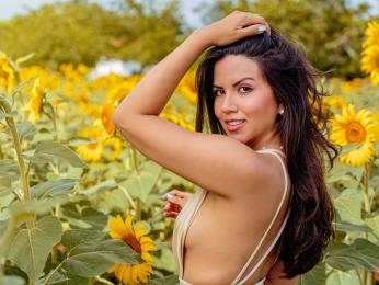 LolaCol — modelo de webcam en línea en livejasmin