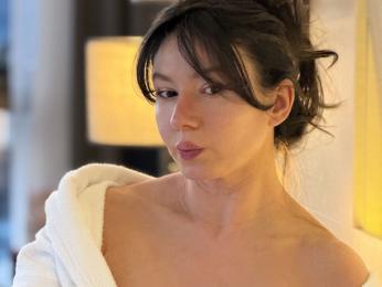 MnemoZeina — Livejasmin stream photo (May 2026)