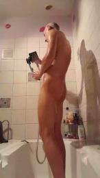 J2M01 — Cam4 stream photo (Apr 2026)