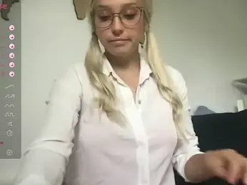 LittleNorwayGirl — Stripchat stream photo (Sep 2023)