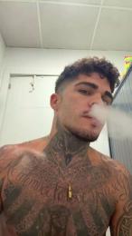 Chrisdov — modelo de webcam en línea en cam4