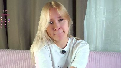 HolliFlorenz — Cam4 stream photo (Apr 2026)